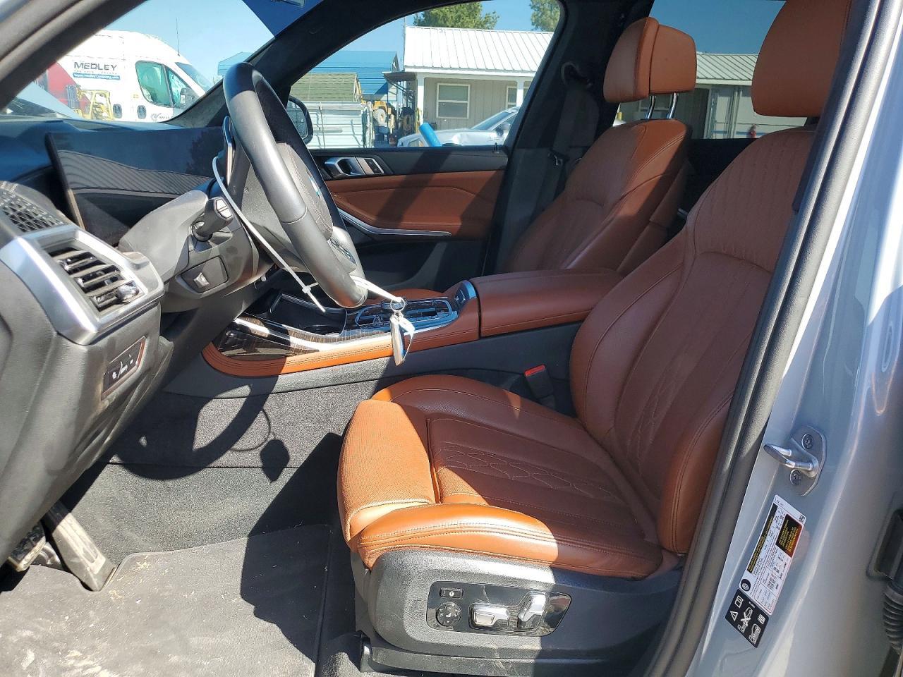 2025 BMW X7 xDrive40I - Фото 7