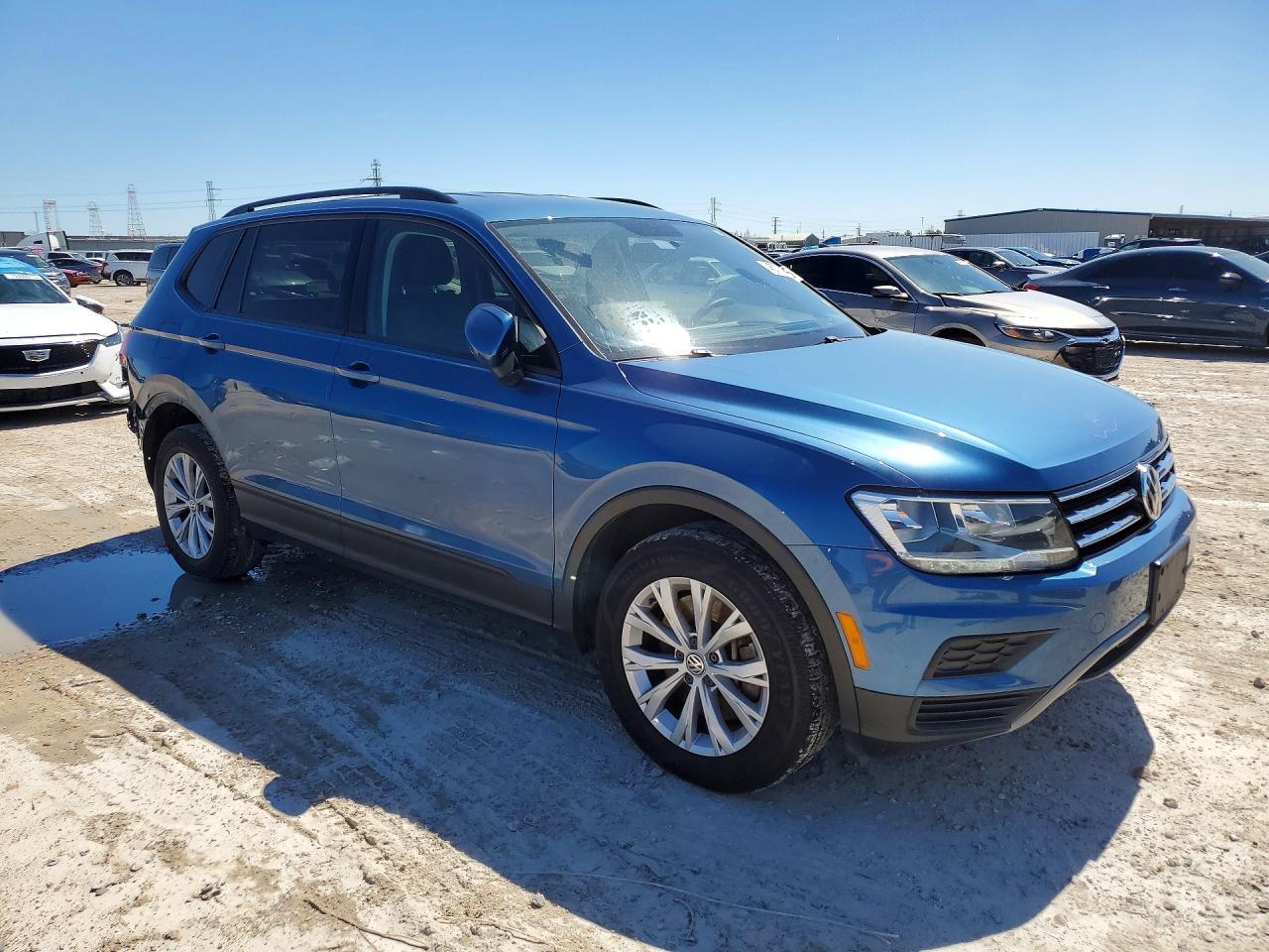 2019 Volkswagen Tiguan S - Image 4