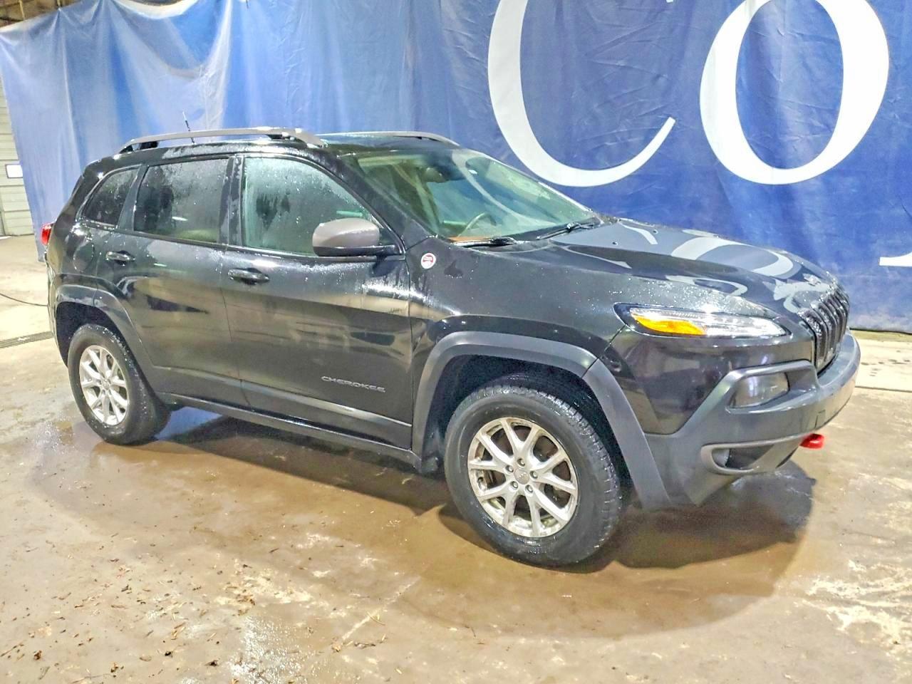 2016 Jeep Cherokee Trailhawk - Image 4