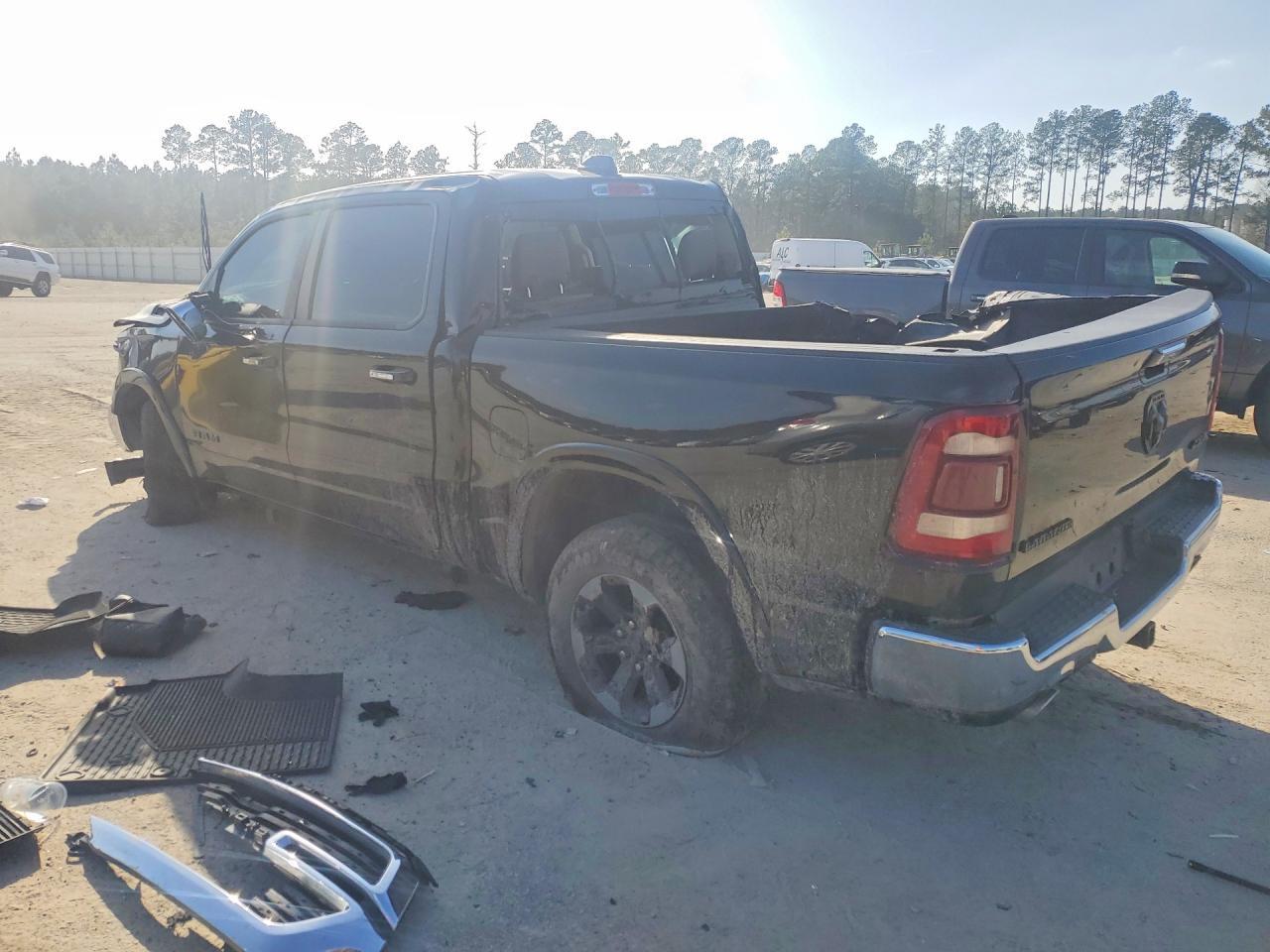 2019 Ram 1500 Laramie - Фото 2