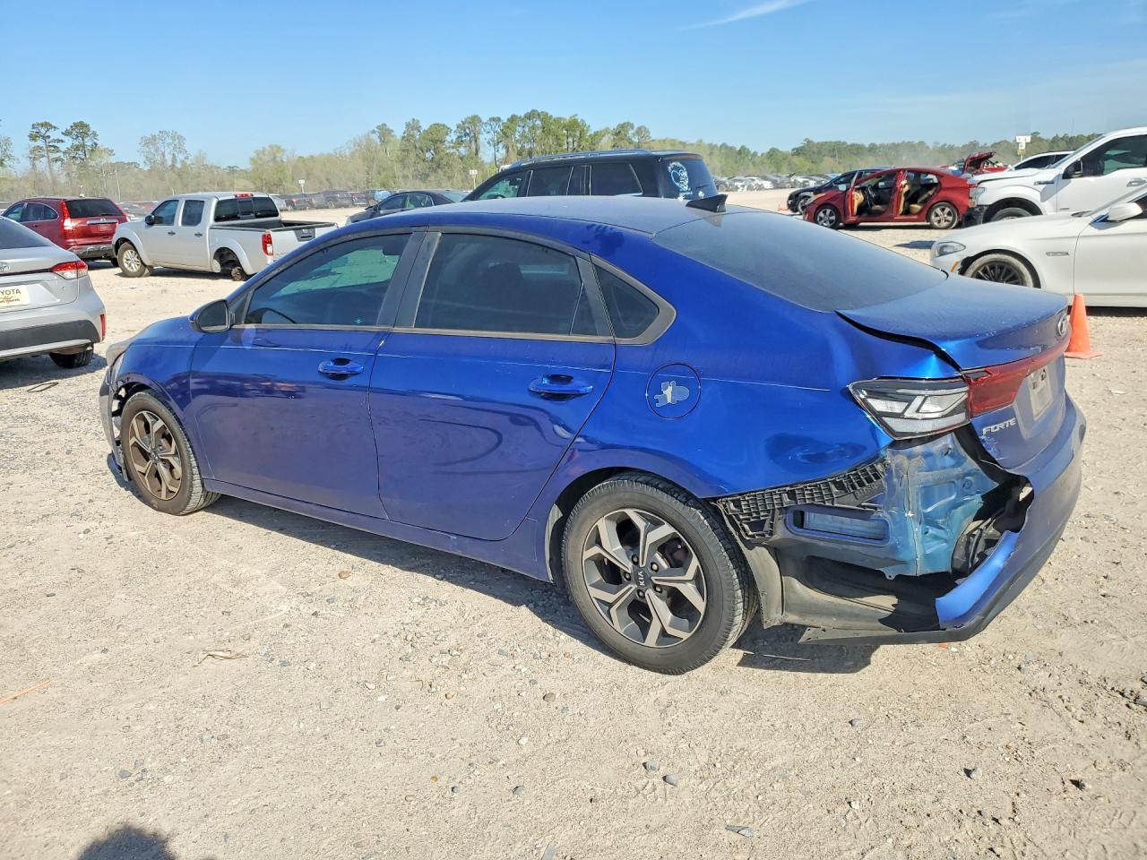 2019 Kia Forte Lxs - Фото 2
