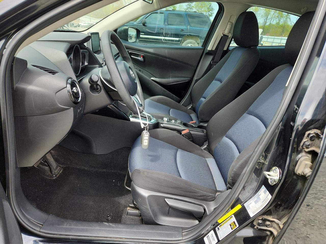 2017 Toyota Yaris Ia Base - Фото 7