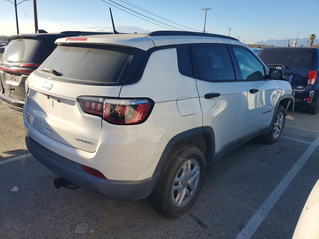 2018 Jeep Compass Sport - Image 3