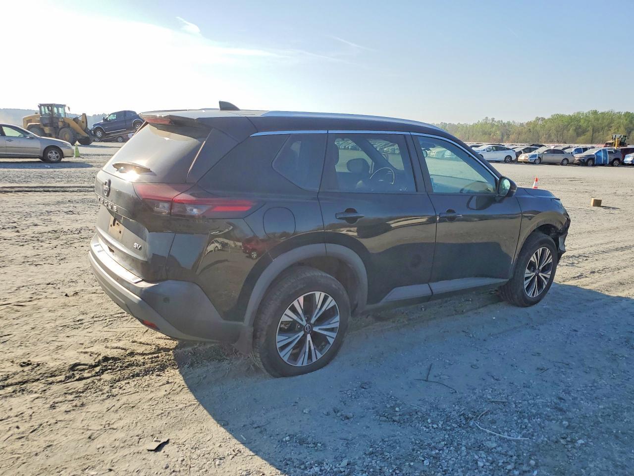 2022 Nissan Rogue Sv - Image 3