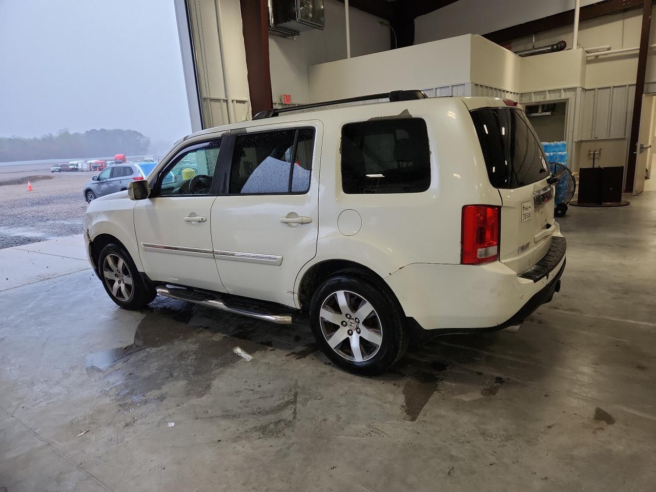 2013 Honda Pilot Touring - Image 2