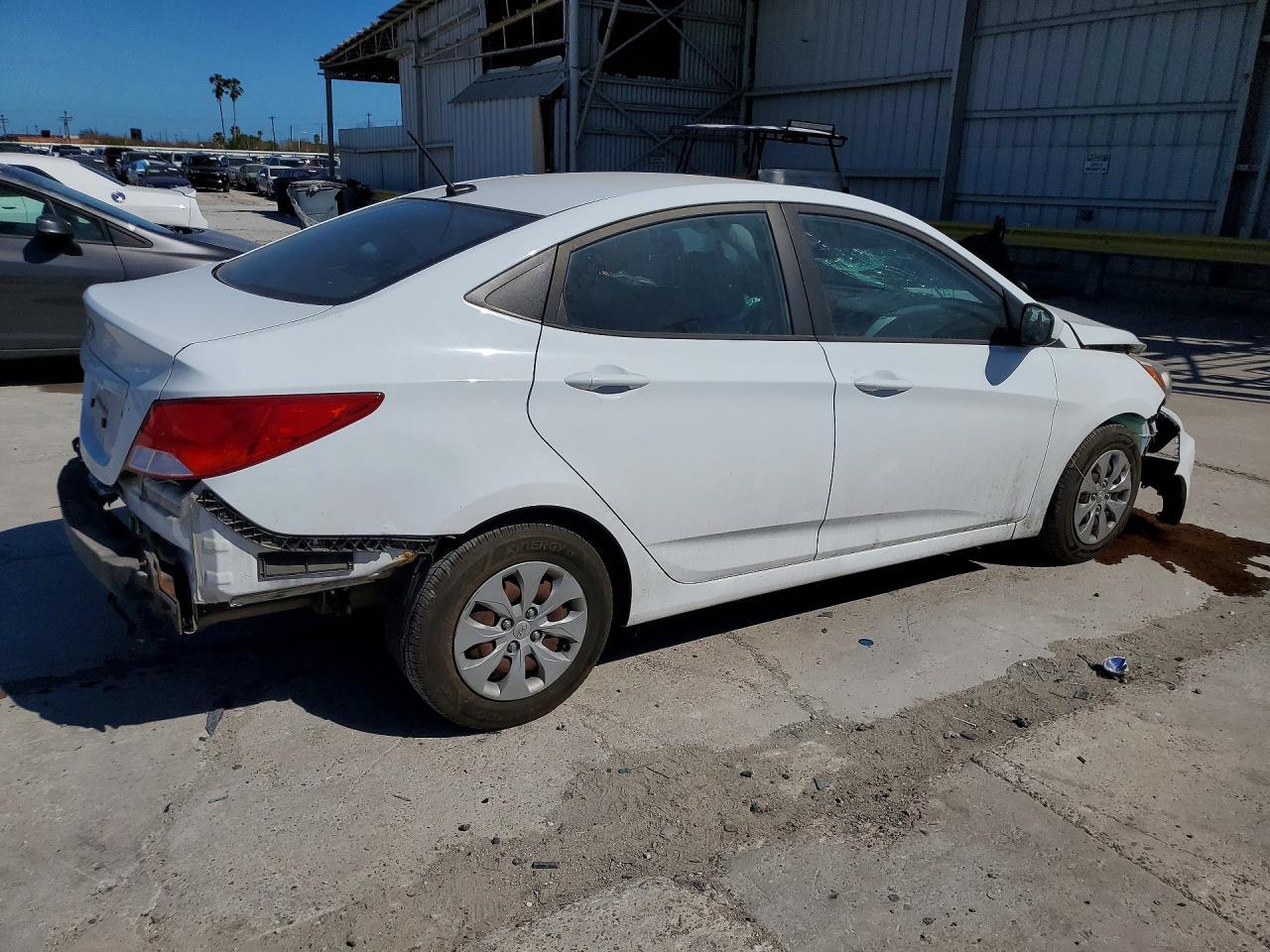 2017 Hyundai Accent Se - Фото 3