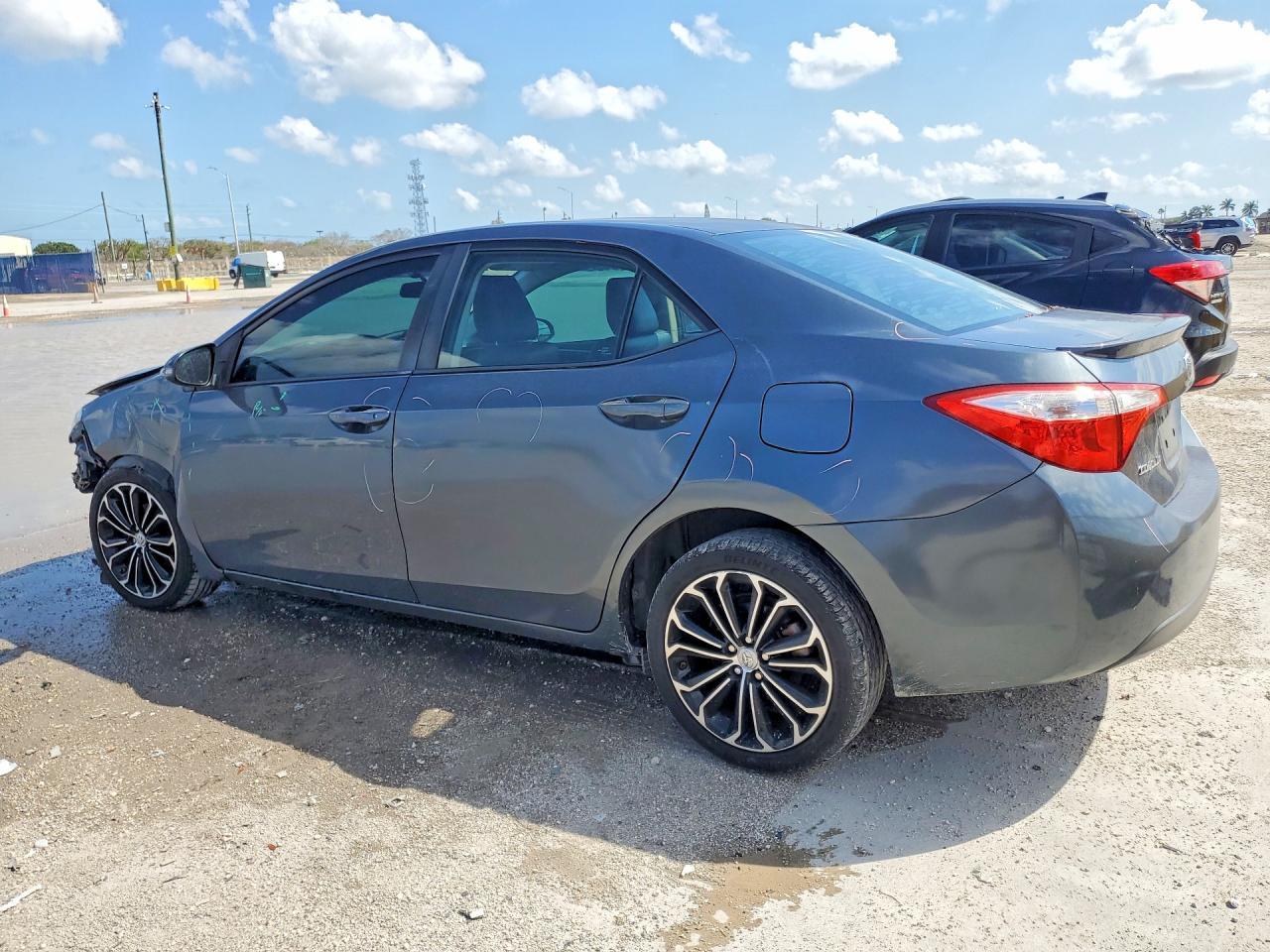 2015 Toyota Corolla S Plus - Фото 2