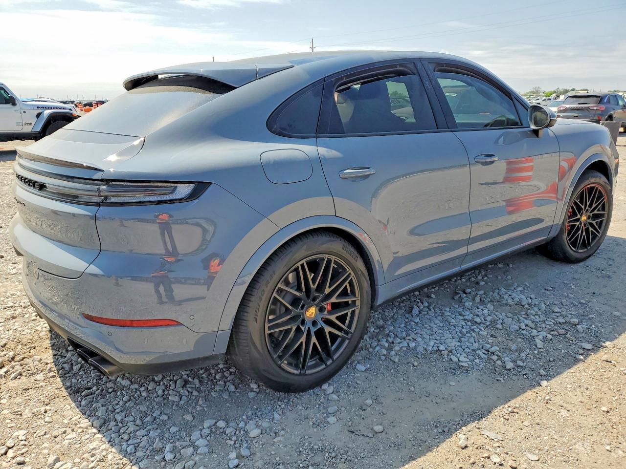 2025 Porsche Cayenne S Coupe - Фото 3