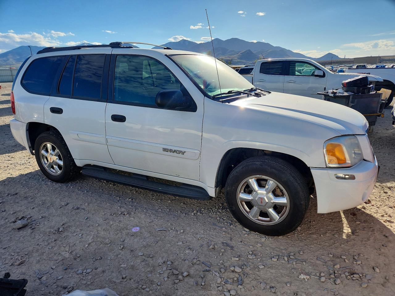 2004 GMC Envoy - Фото 4