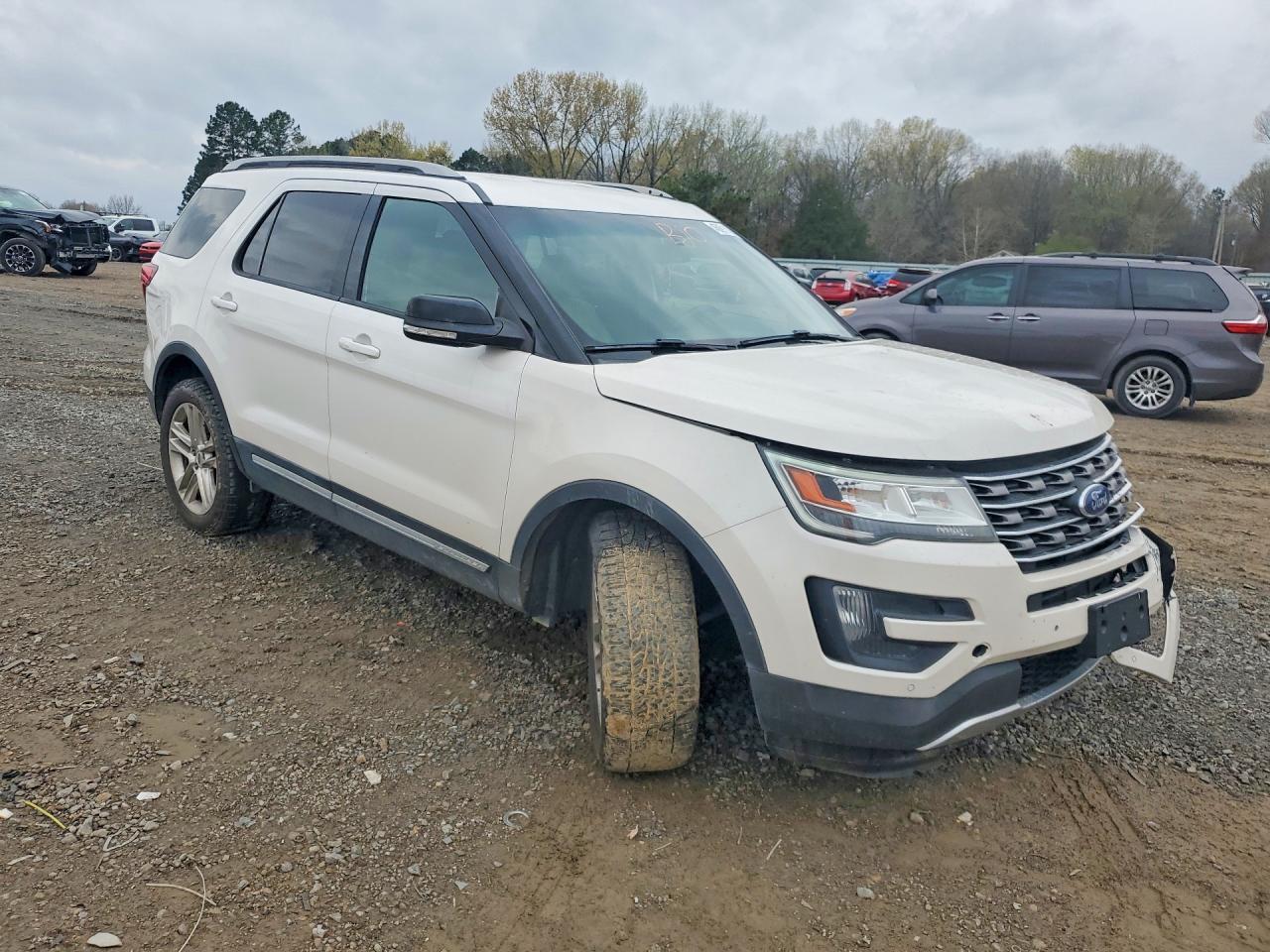 2016 Ford Explorer Xlt - Фото 4