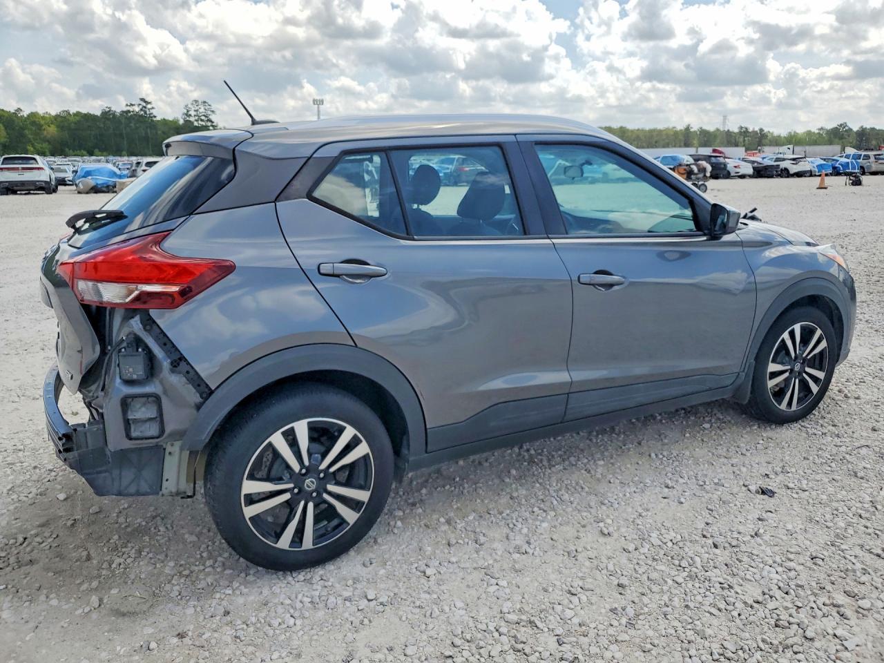 2019 Nissan Kicks Sv - Image 3