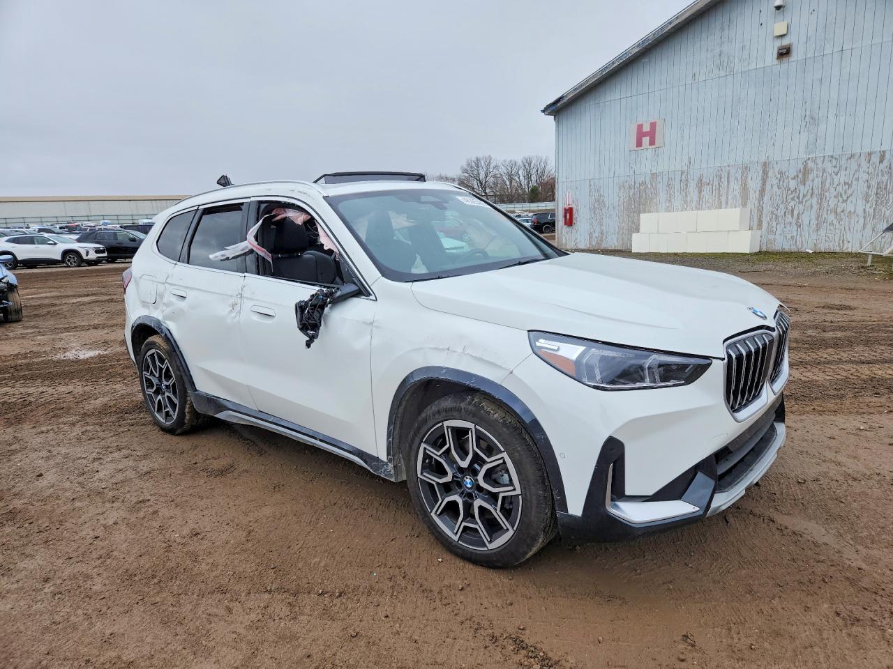 2025 BMW X1 xDrive28I - Фото 4