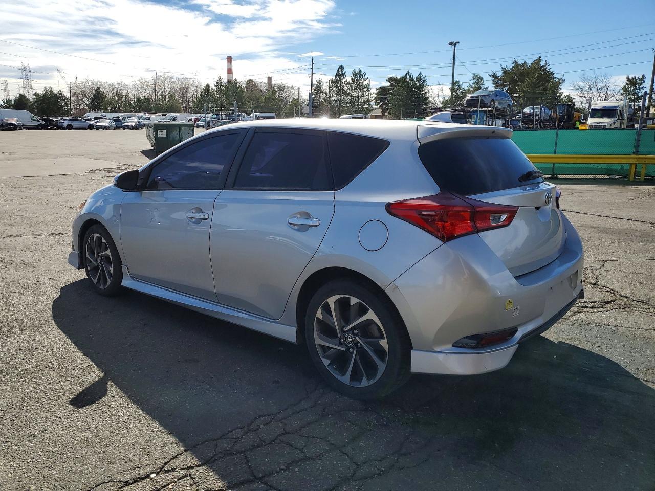 2017 Toyota Corolla Im Base - Фото 2