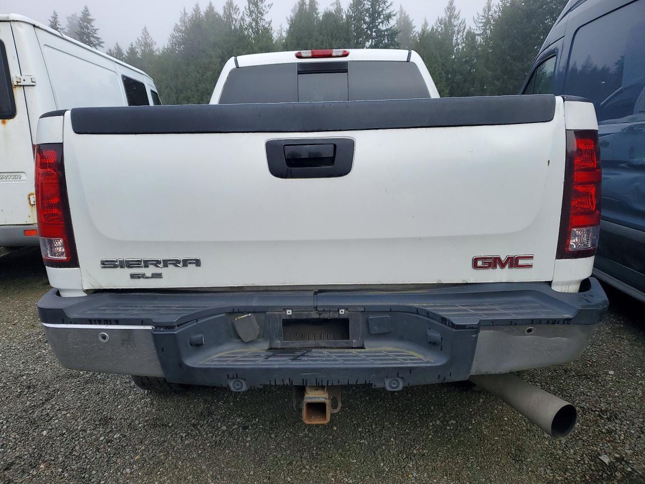 2007 GMC Sierra K2500 Heavy Duty - Image 6