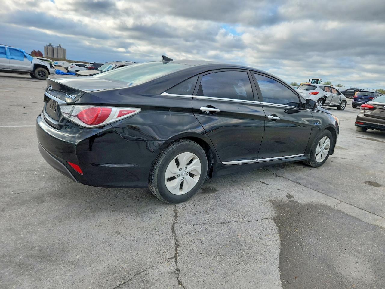 2015 Hyundai Sonata Hybrid Base - Фото 3