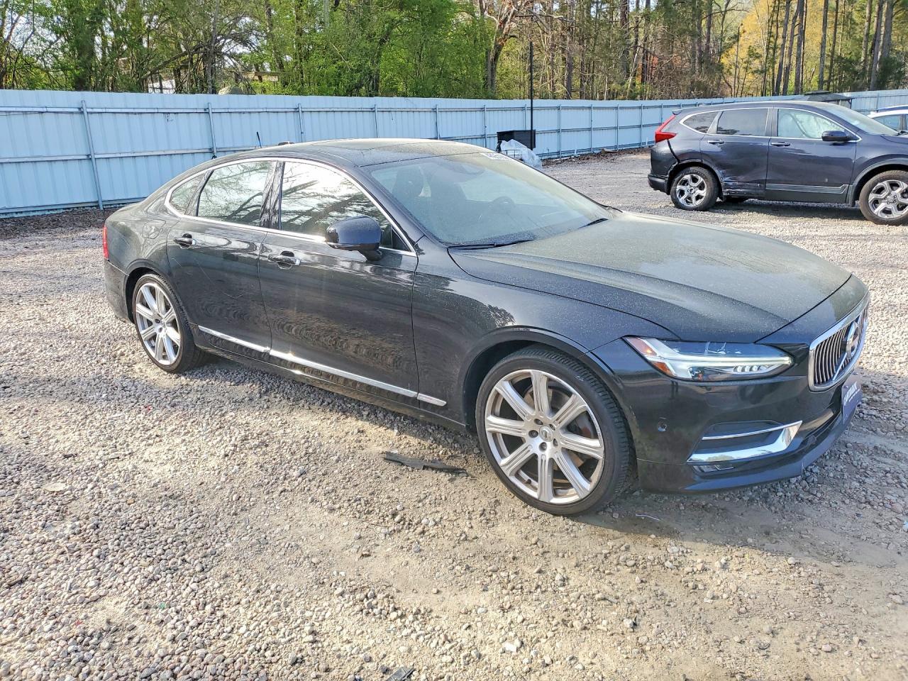2017 Volvo S90 T6 Inscription - Image 4