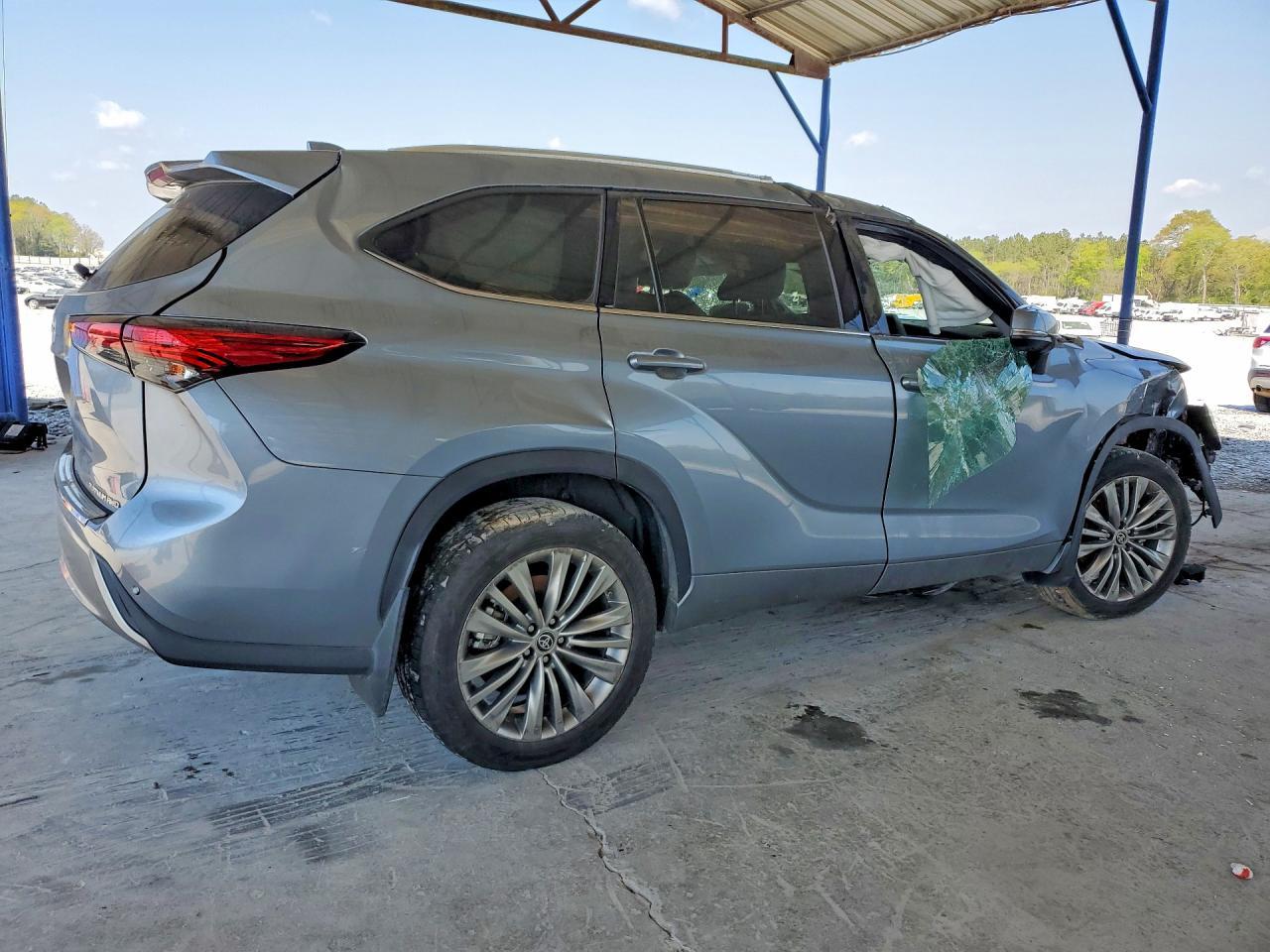 2020 Toyota Highlander Platinum - Фото 3