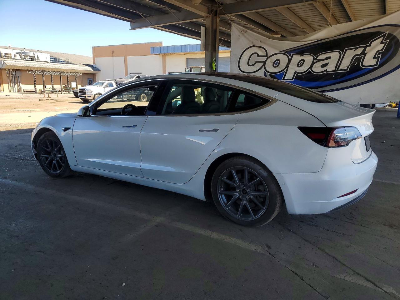 2019 Tesla Model 3 - Фото 2