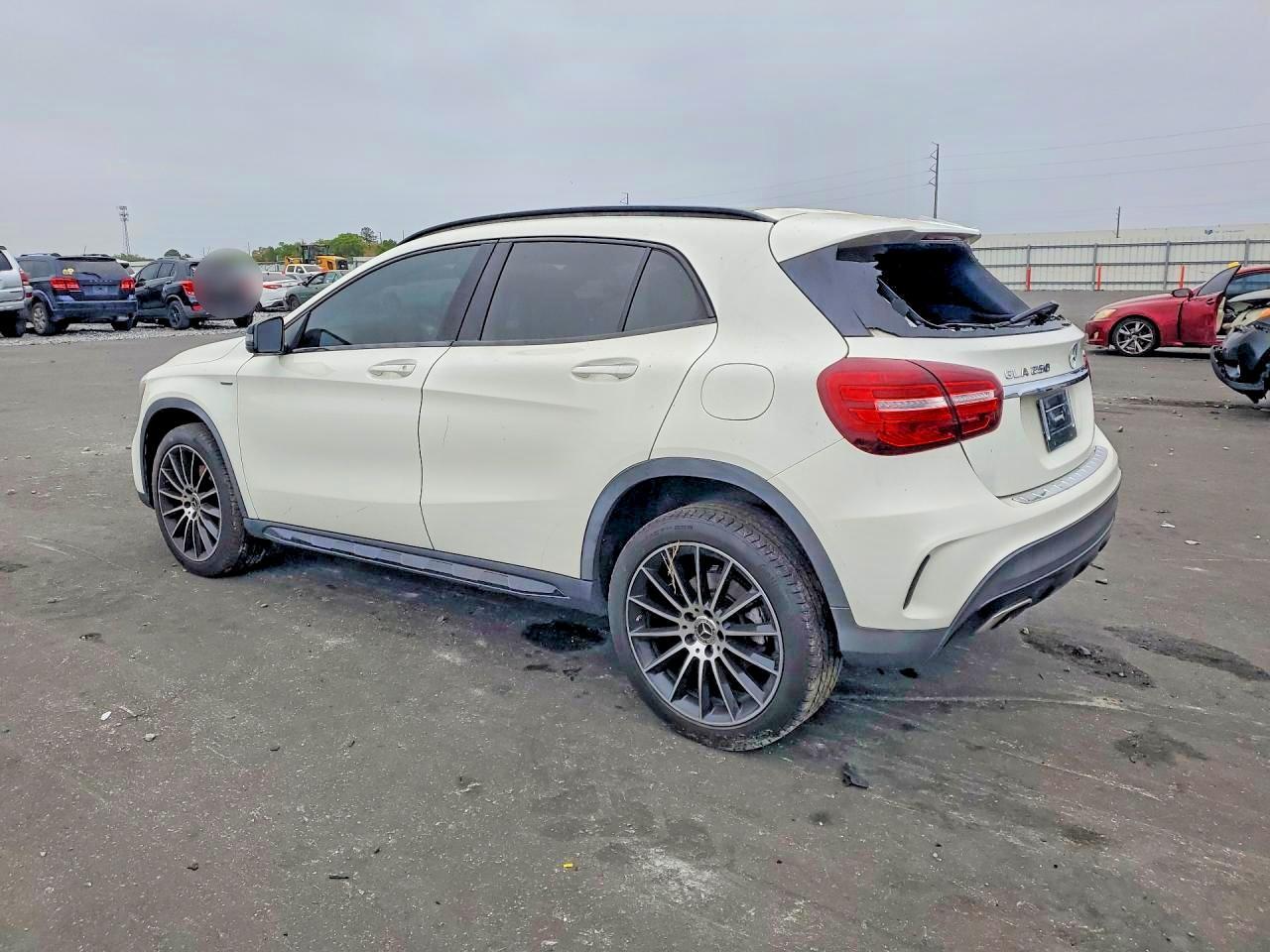 2018 Mercedes-Benz Gla 250 4Matic - Image 2