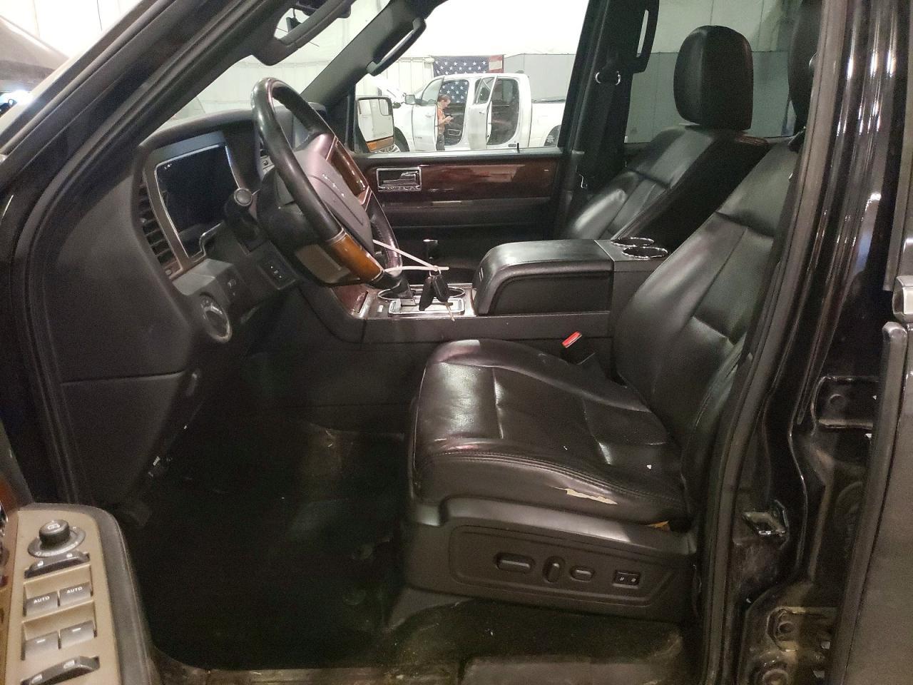 2013 Lincoln Navigator L - Image 7