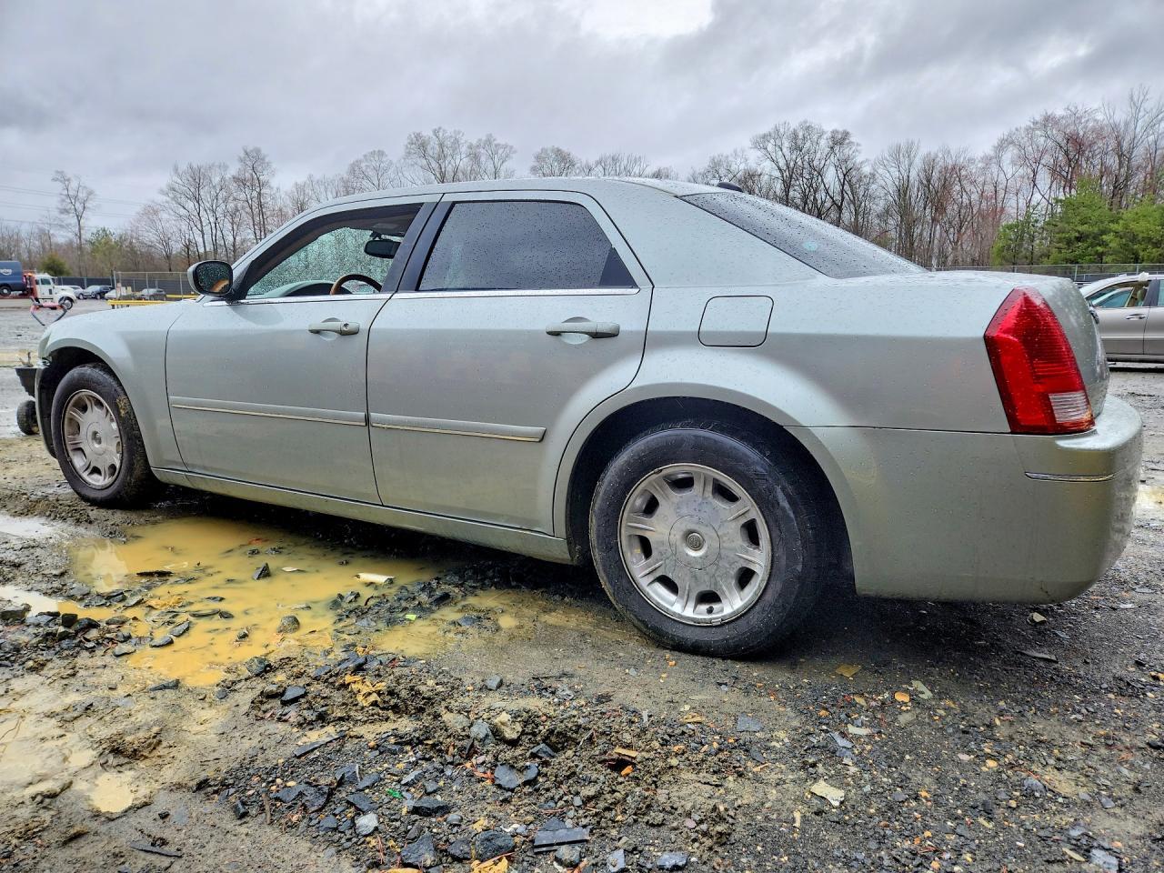 2005 Chrysler 300 Touring - Фото 2