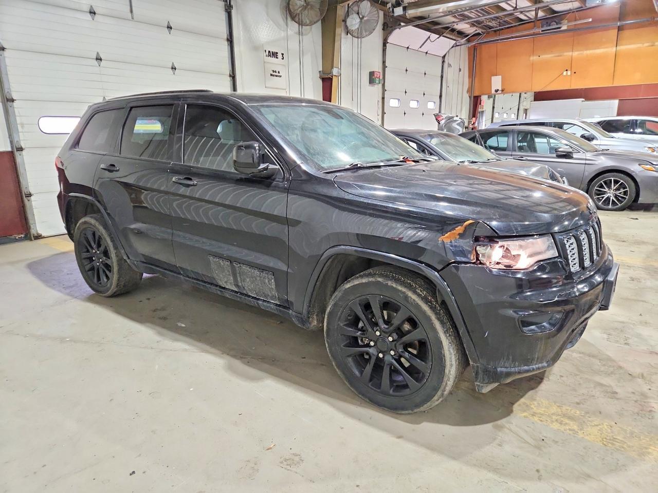 2019 Jeep Grand Cherokee Laredo - Image 4