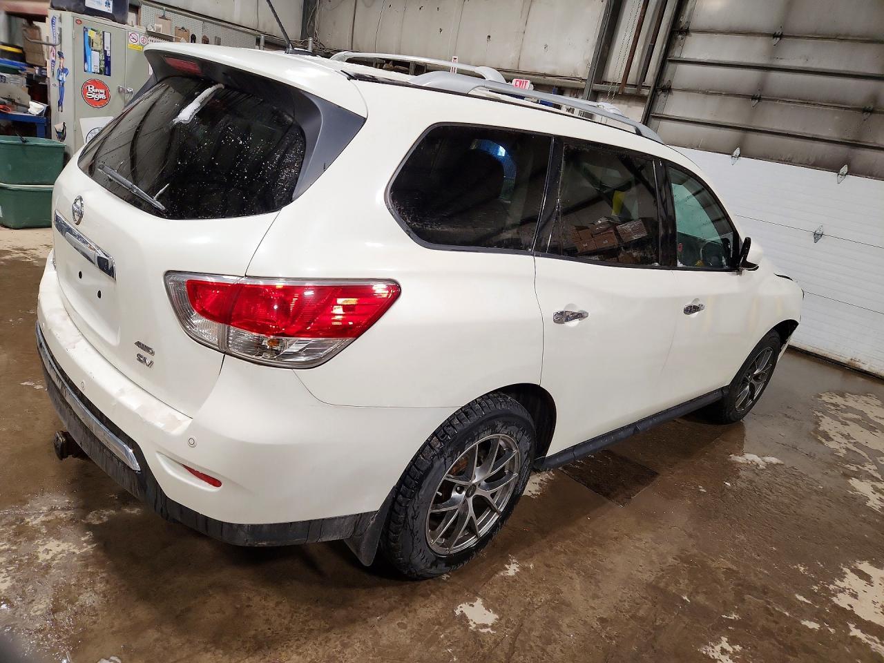 2016 Nissan Pathfinder S - Фото 3