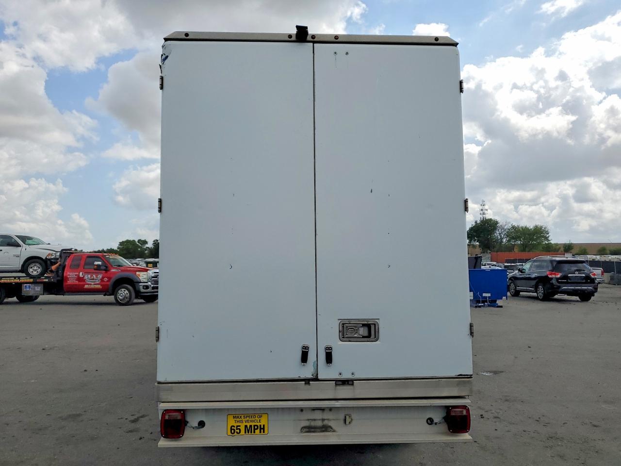 2020 Ford Transit Delivery Truck - Image 6