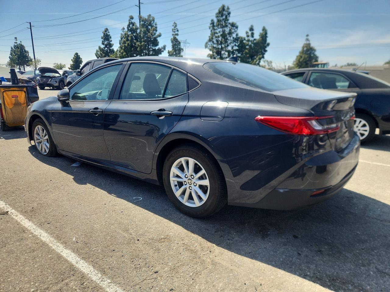 2025 Toyota Camry Le - Фото 2