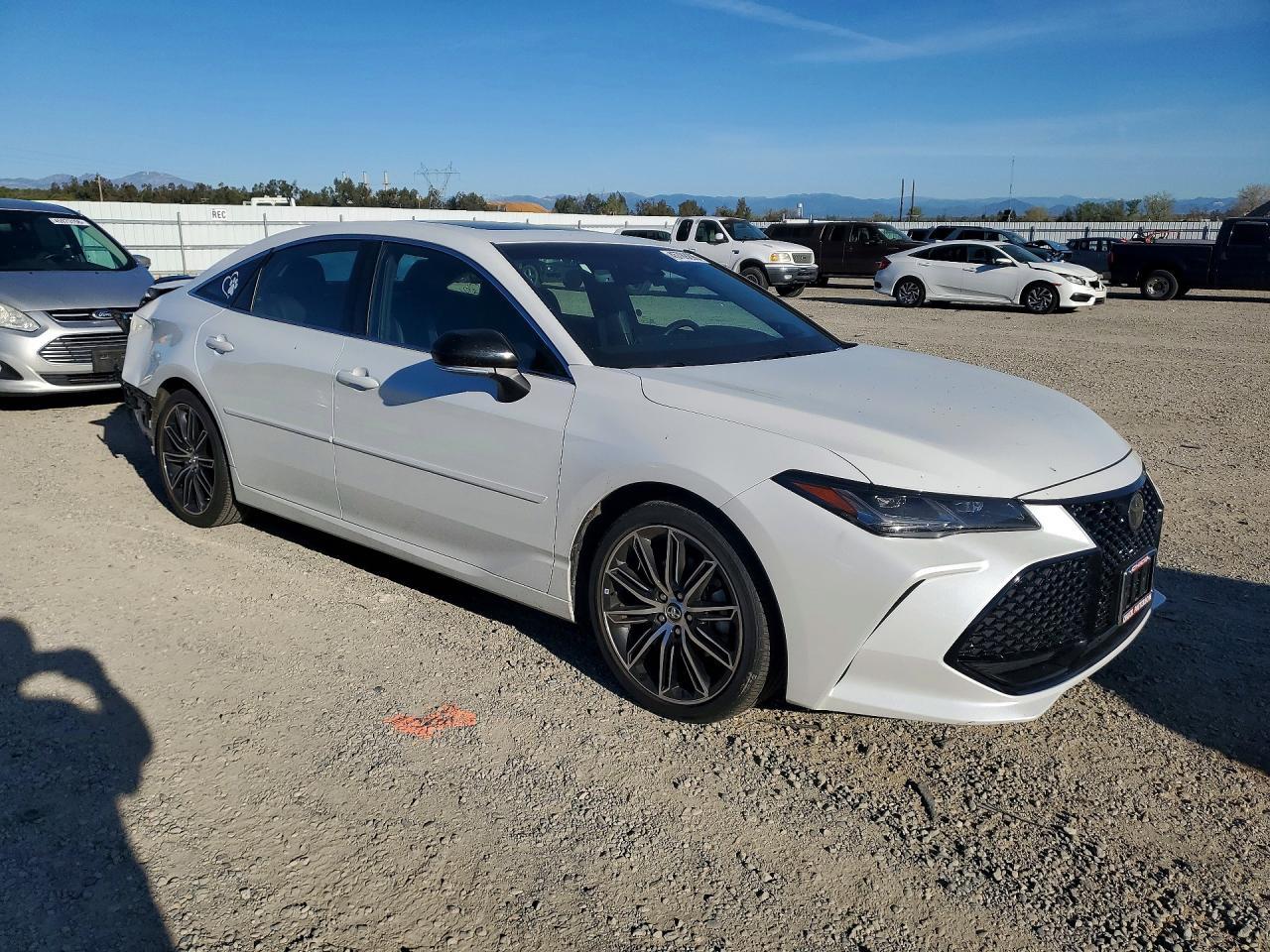 2019 Toyota Avalon Touring - Фото 4