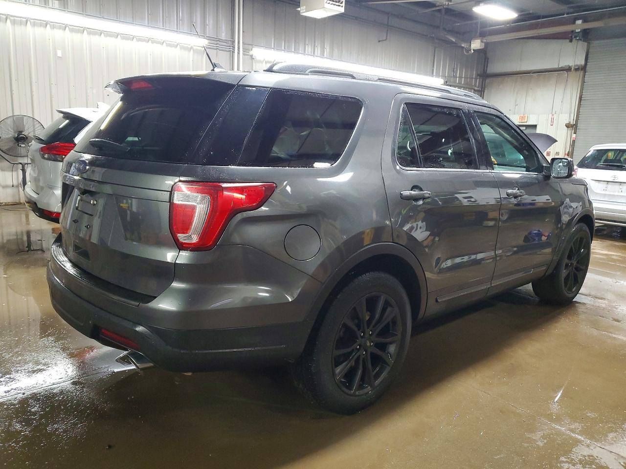 2018 Ford Explorer Xlt - Image 3