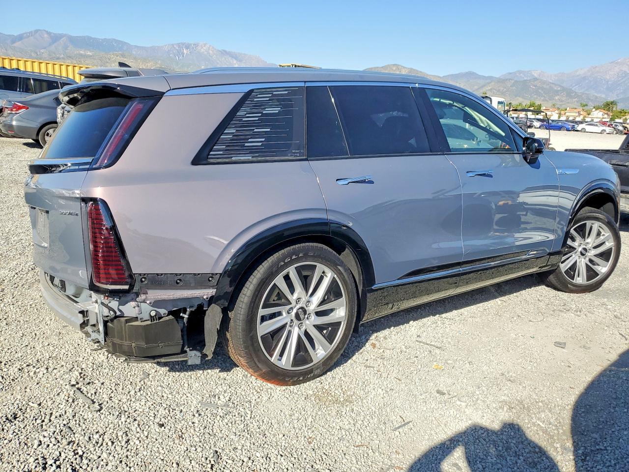 2026 Cadillac Vistiq Luxury - Image 3