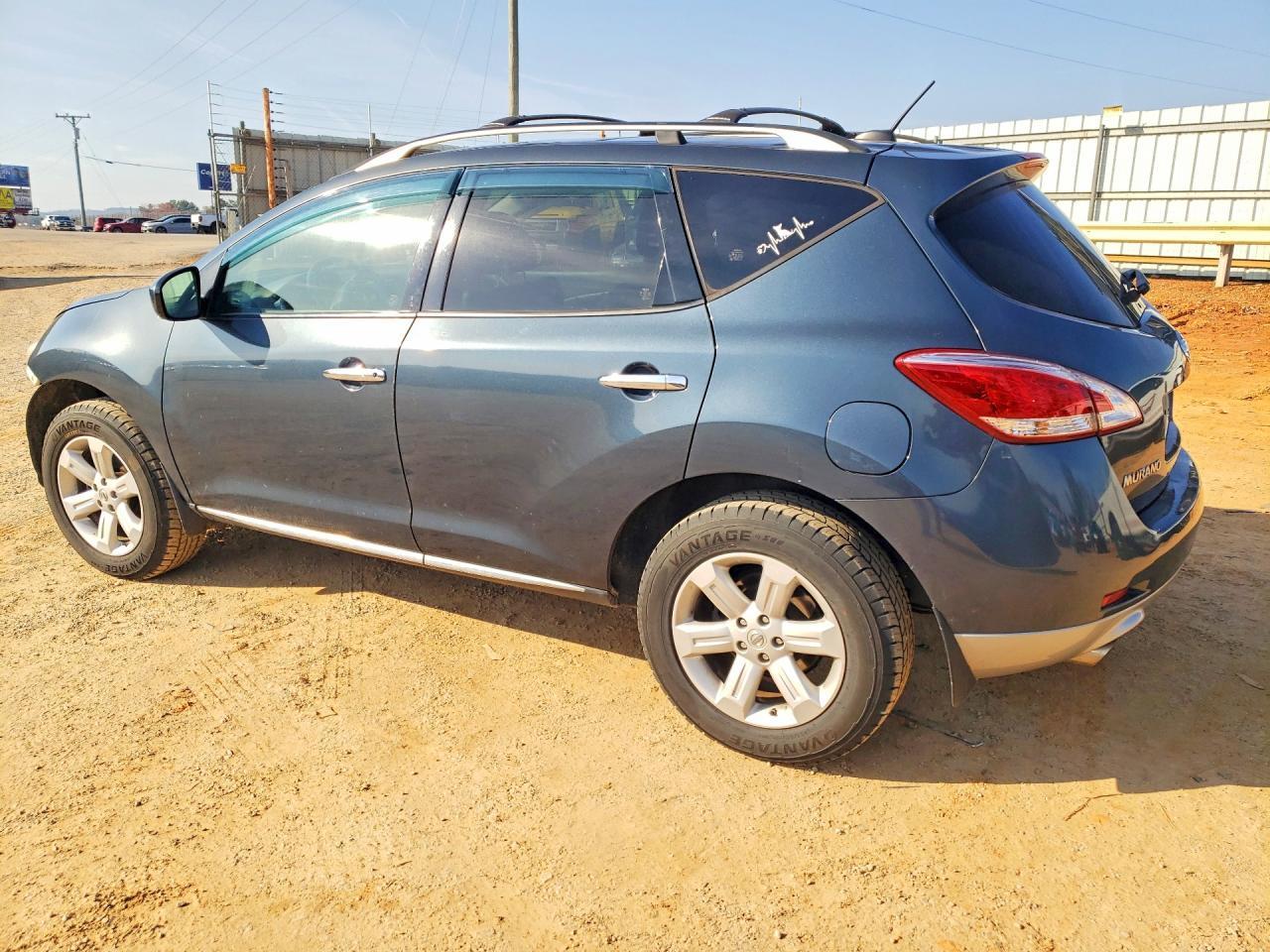 2011 Nissan Murano S - Image 2