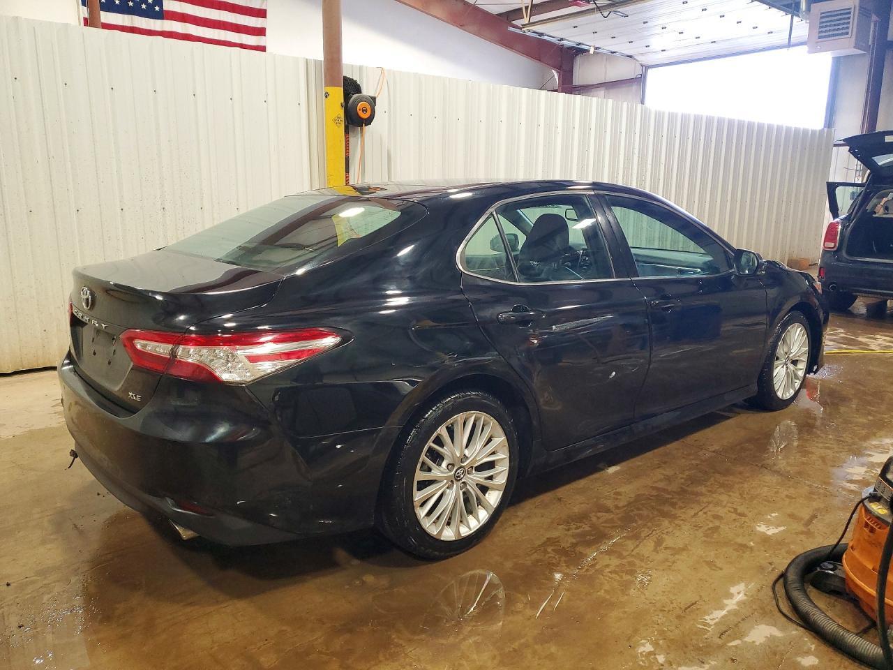 2018 Toyota Camry Xle - Фото 3