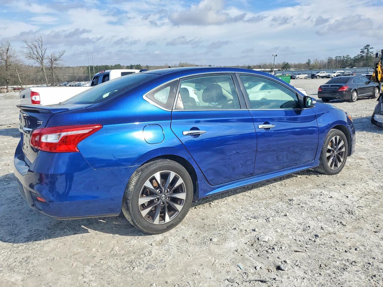 2018 Nissan Sentra Sr - Image 3