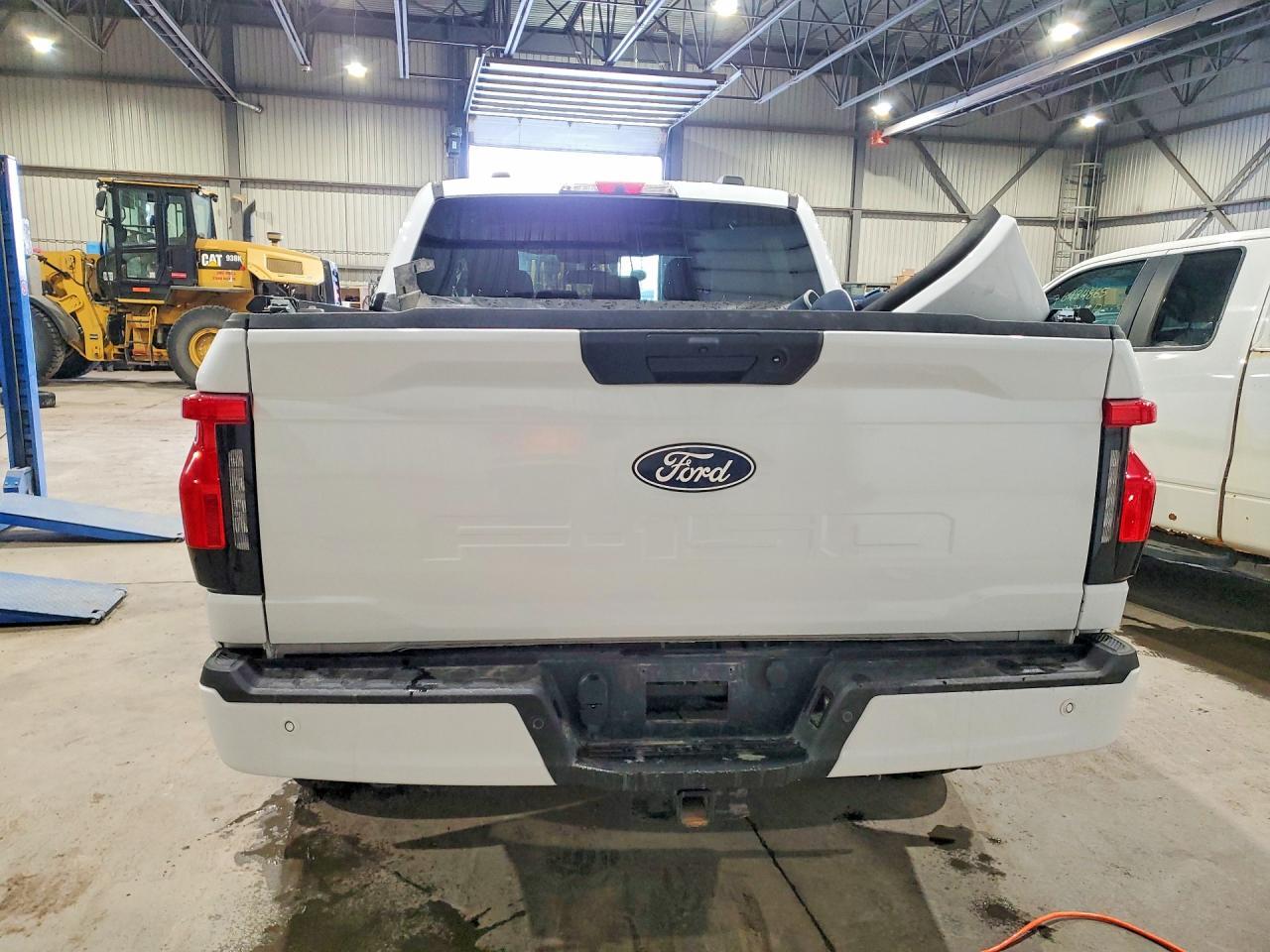 2025 Ford F150 Lightning Xlt - Фото 6