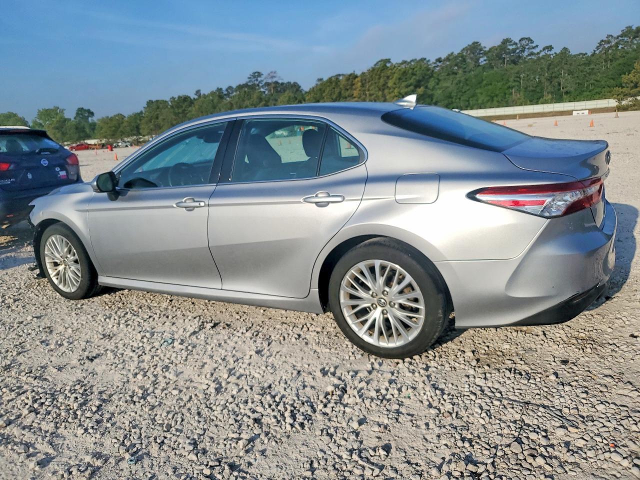 2019 Toyota Camry Xle - Фото 2