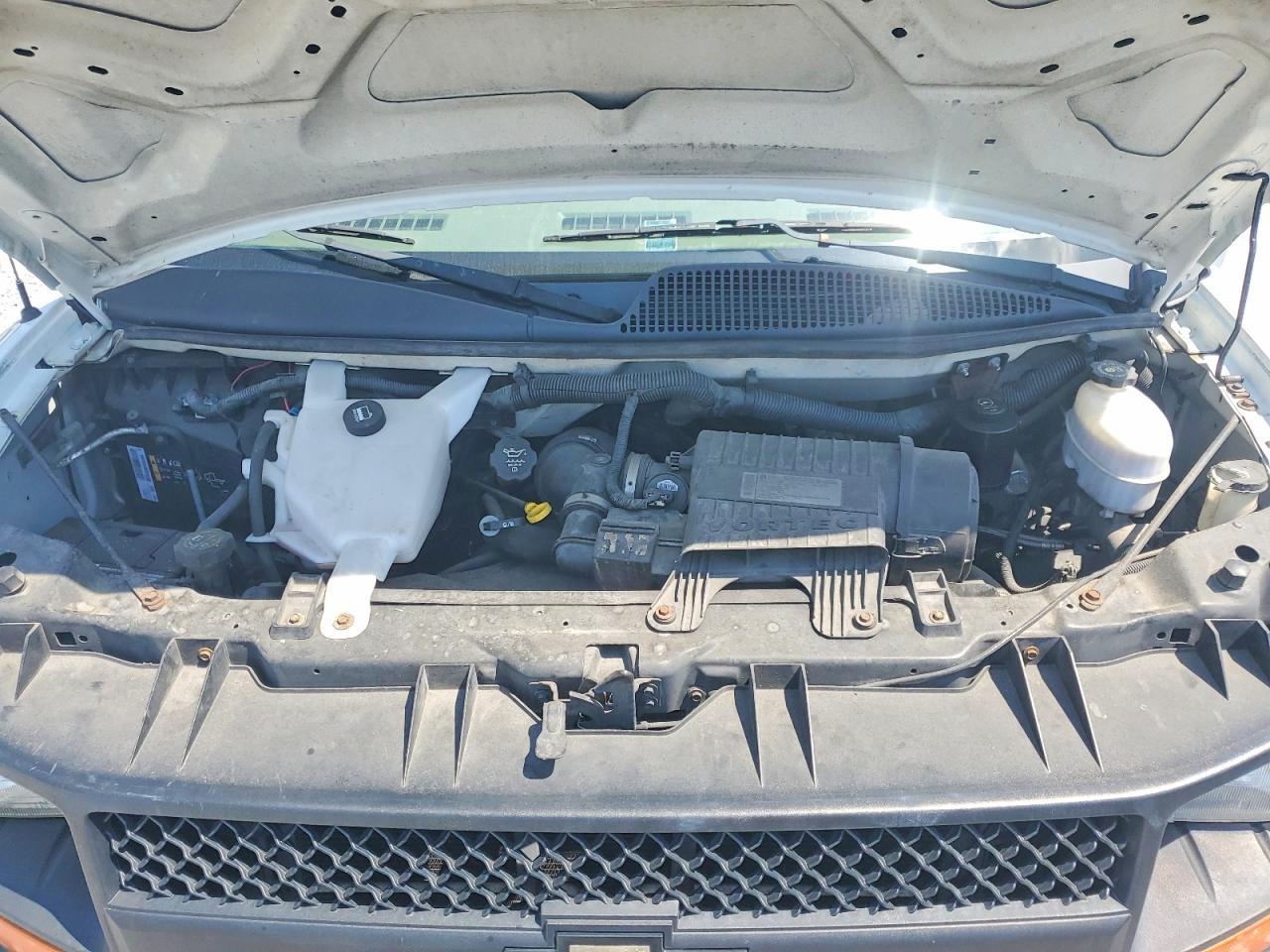 2012 Chevrolet Express G3500 Box Truck - Фото 7