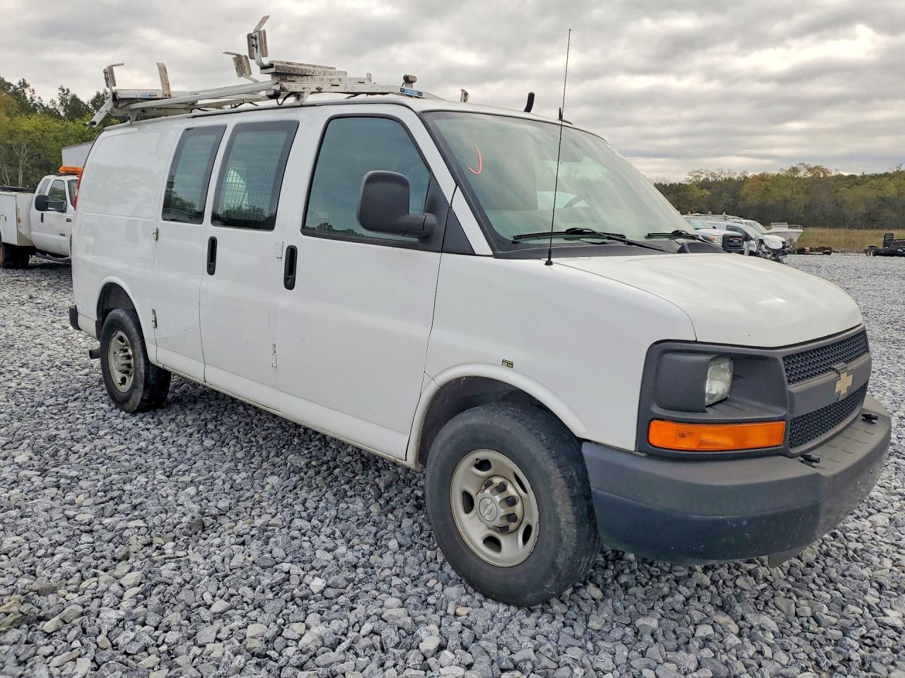2015 Chevrolet Express 2500 Cargo Utility / Service Van - Фото 4