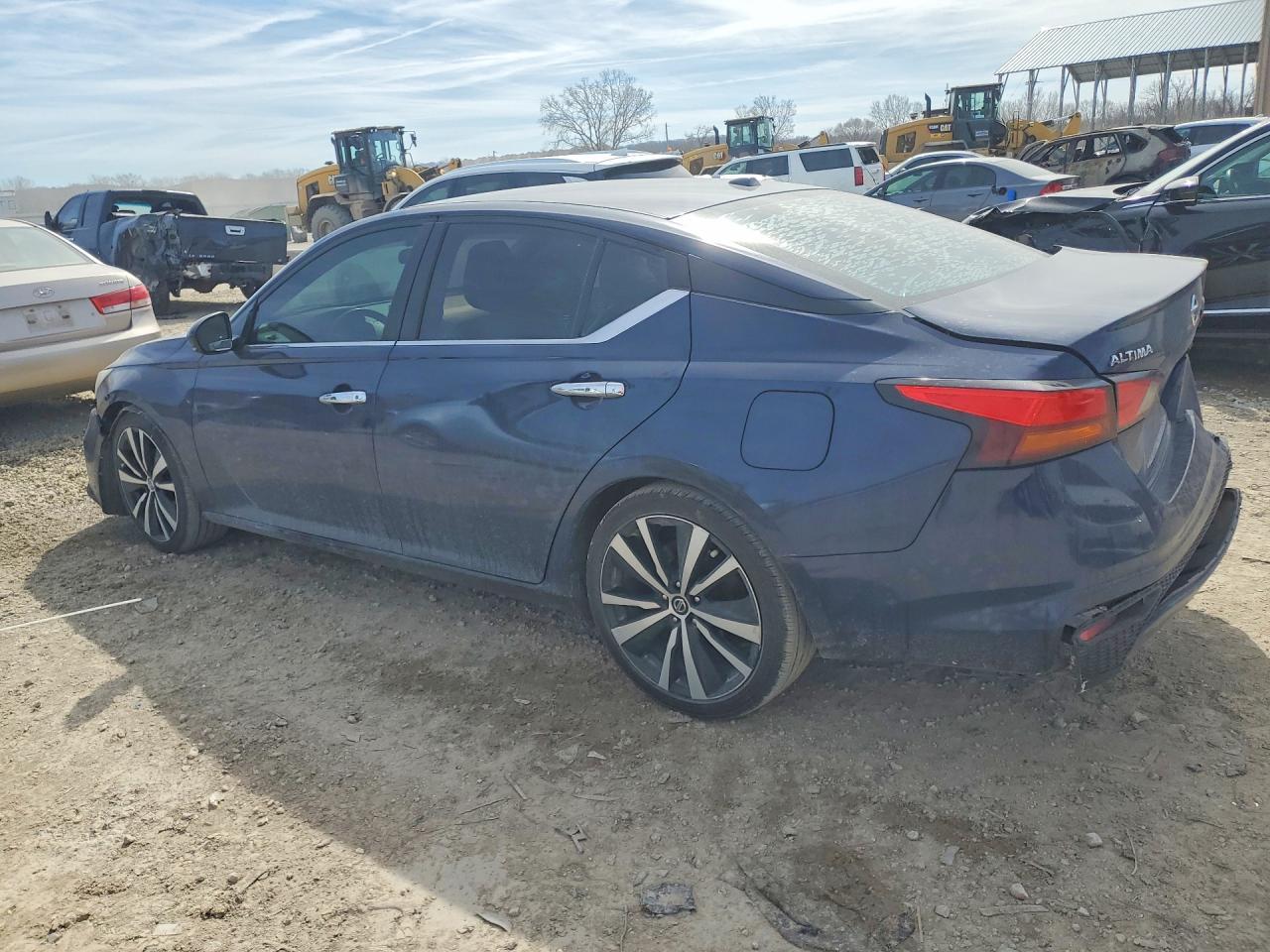 2019 Nissan Altima 2.5 S - Фото 2