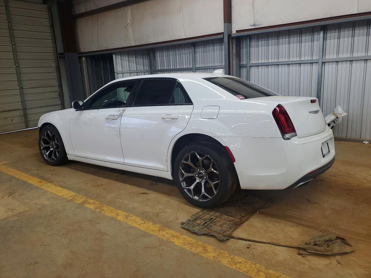 2017 Chrysler 300 S - Фото 2