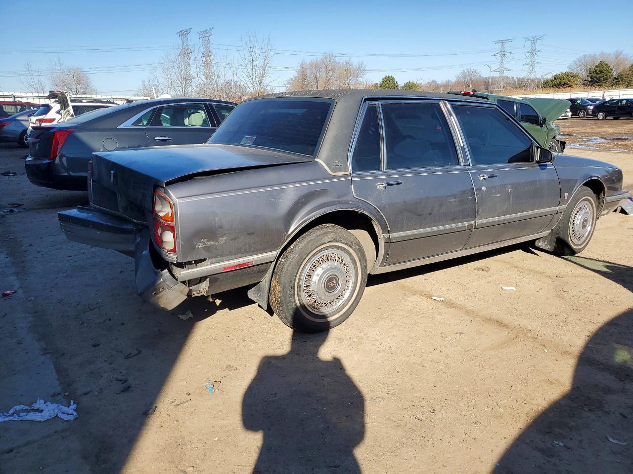1987 Oldsmobile Delta 88 Royale Brougham - Фото 3