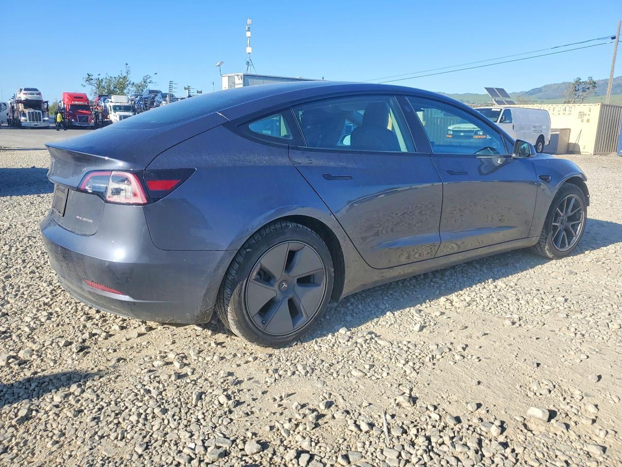 2021 Tesla Model 3 - Image 3