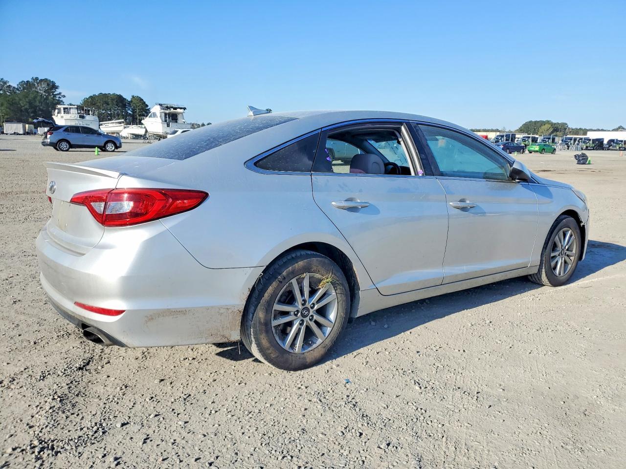 2017 Hyundai Sonata Base - Фото 3