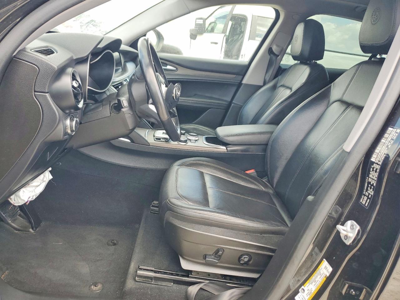 2021 Alfa Romeo Stelvio Ti - Image 7