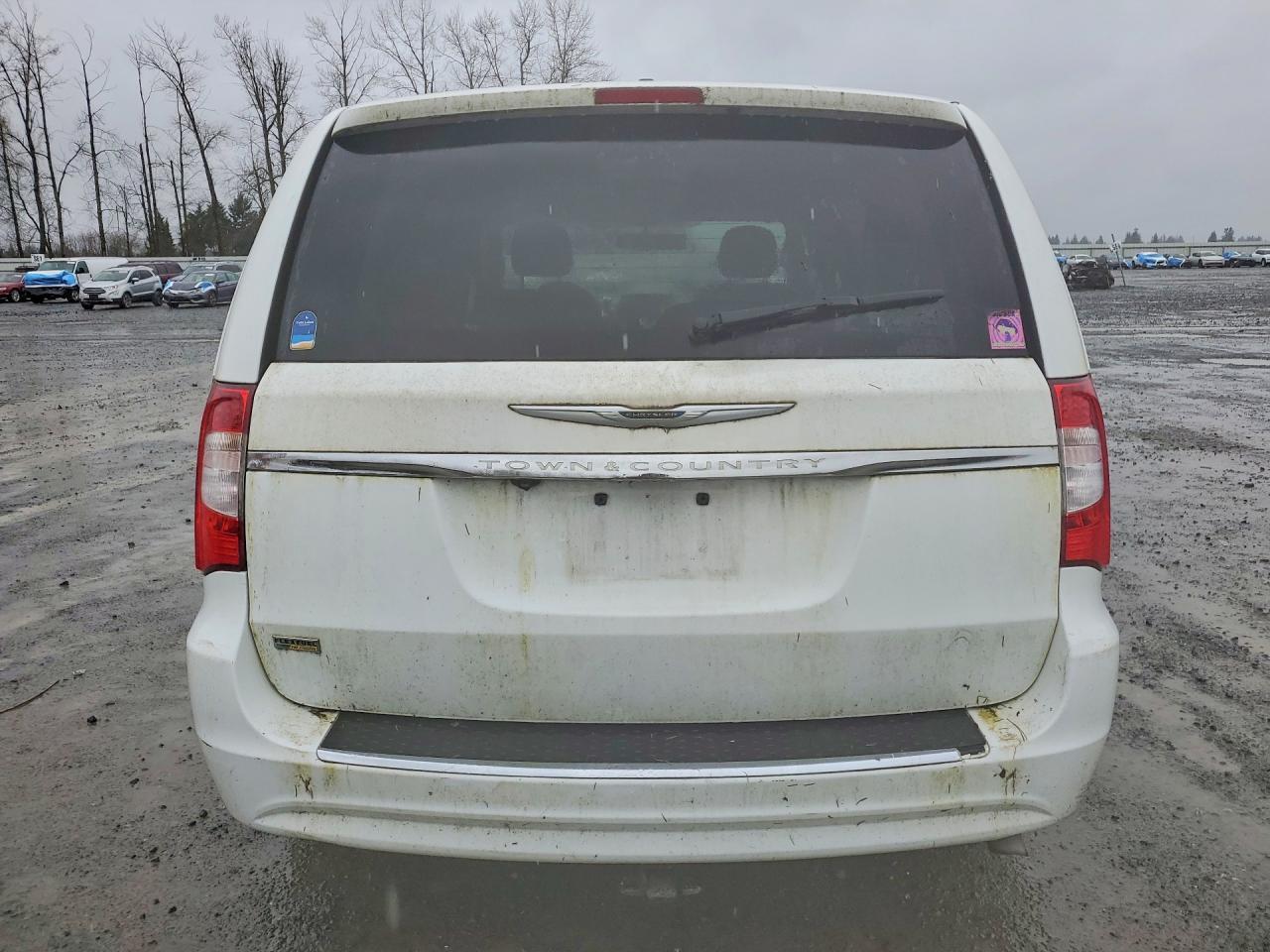 2015 Chrysler Town & Country Touring - Image 6