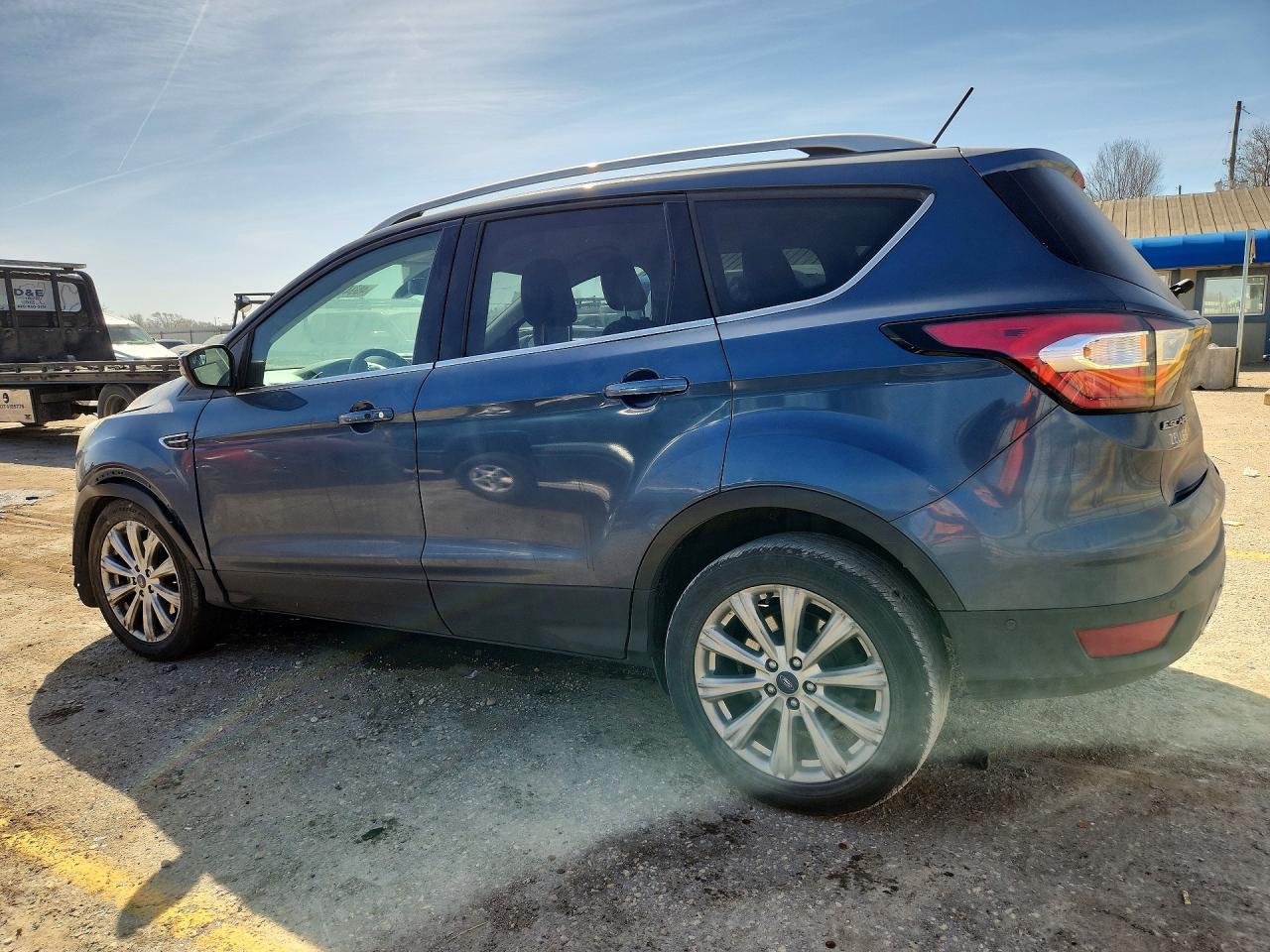 2018 Ford Escape Titanium - Фото 2