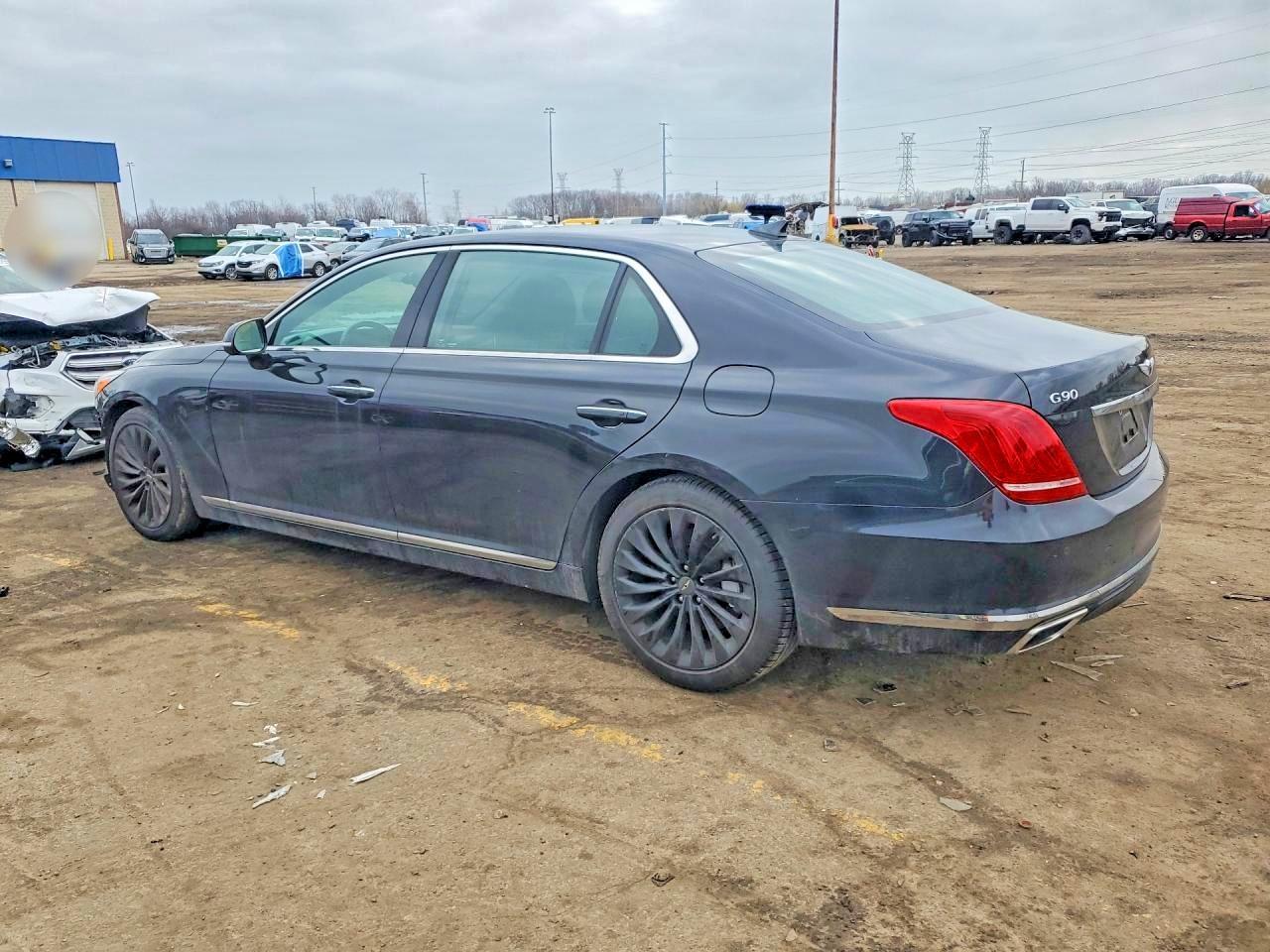2019 Genesis G90 3.3T Premium - Фото 2