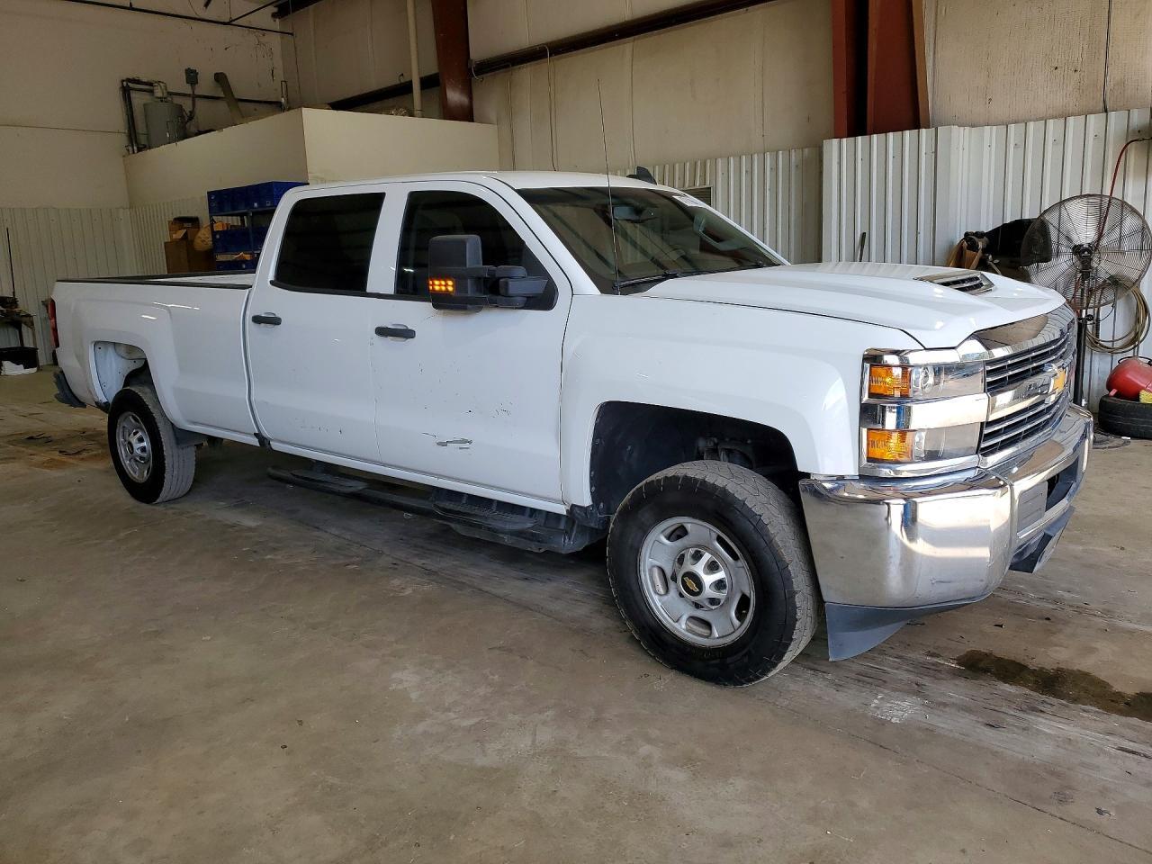 2017 Chevrolet Silverado C2500 Heavy Duty - Image 4