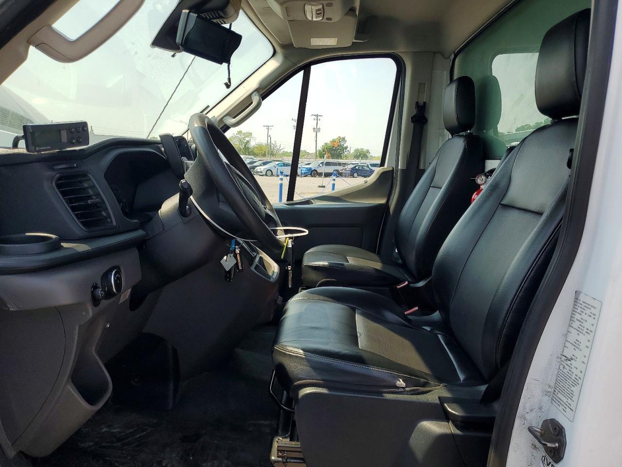 2020 Ford Transit Delivery Truck - Фото 7